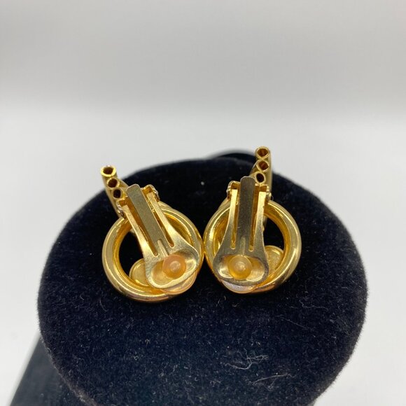 Vintage Rhinestone Tube Knot Gold Tone Swirl Clip on Earrings - Picture 8 of 9